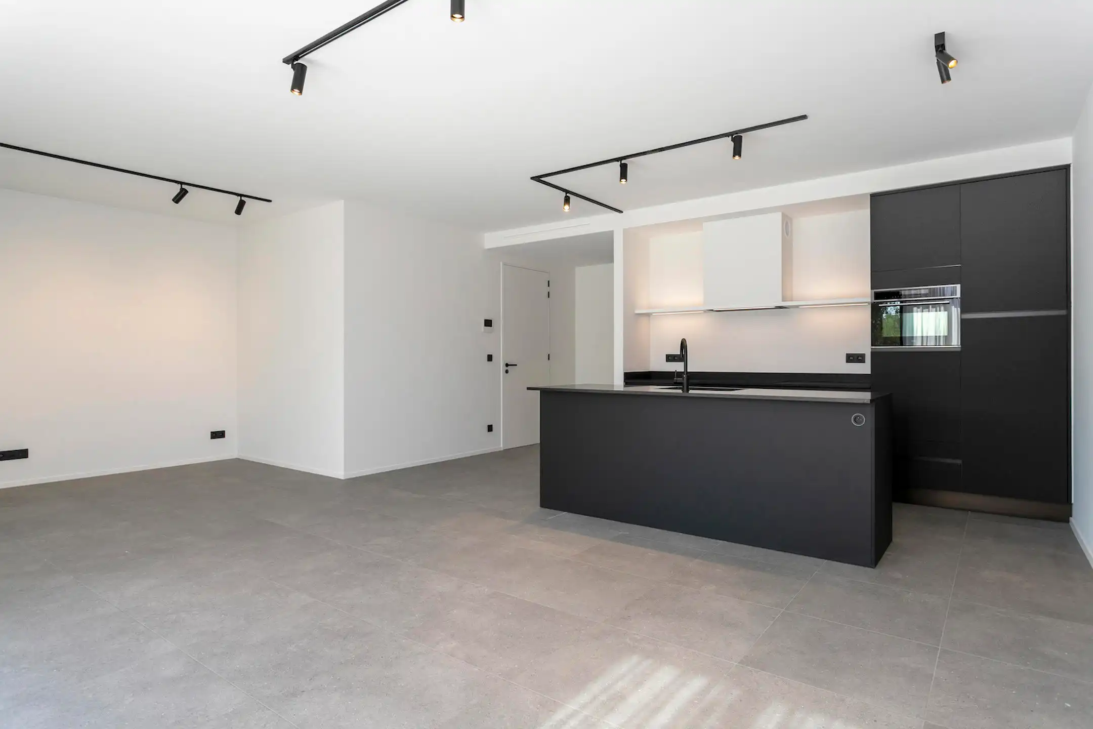ANTWERPEN - Top afgewerkt en ruim appartement  foto 2