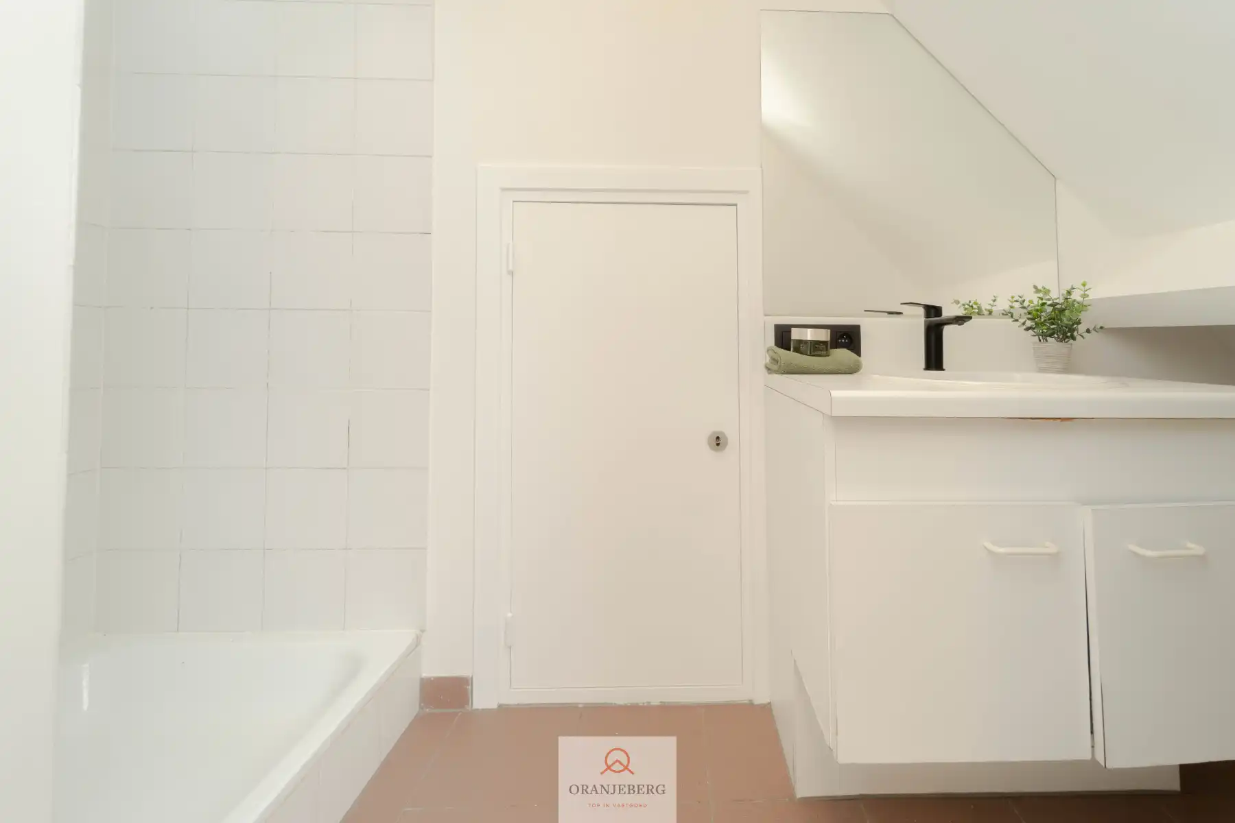 Instapklaar duplex-appartement Wondelgem! foto 14