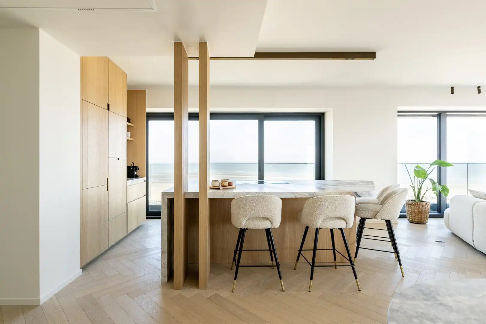 Luxueus nieuwbouwappartement met panoramische verzichten foto 10