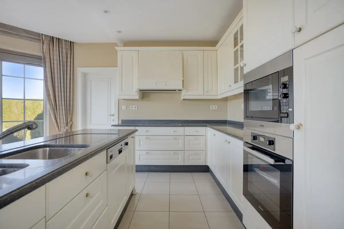 Riante villa met vier slaapkamers en prachtig uitzicht op strategische ligging foto 7