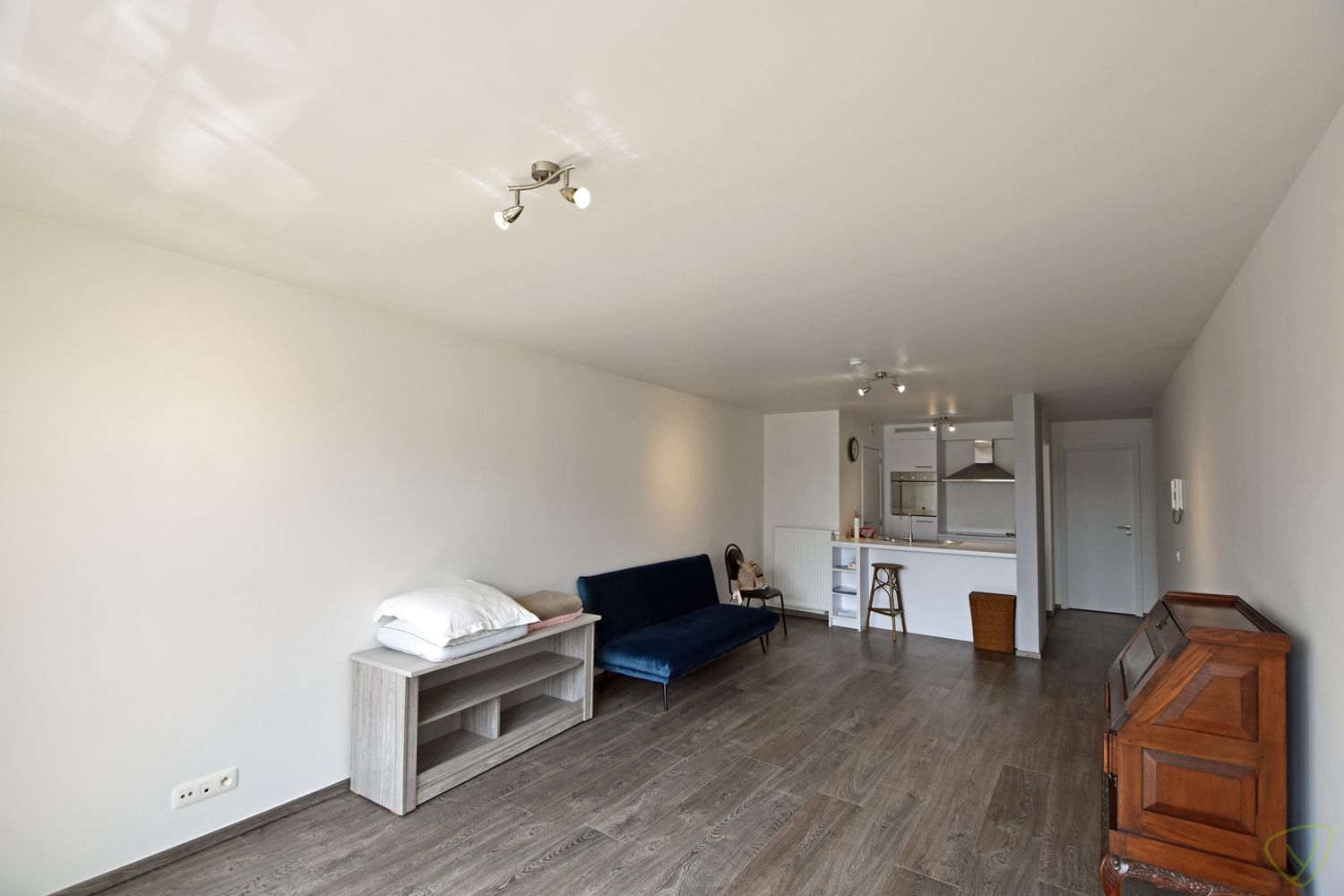 Instapklaar appartement te huur met terras nabij het centrum van Eeklo! foto 4