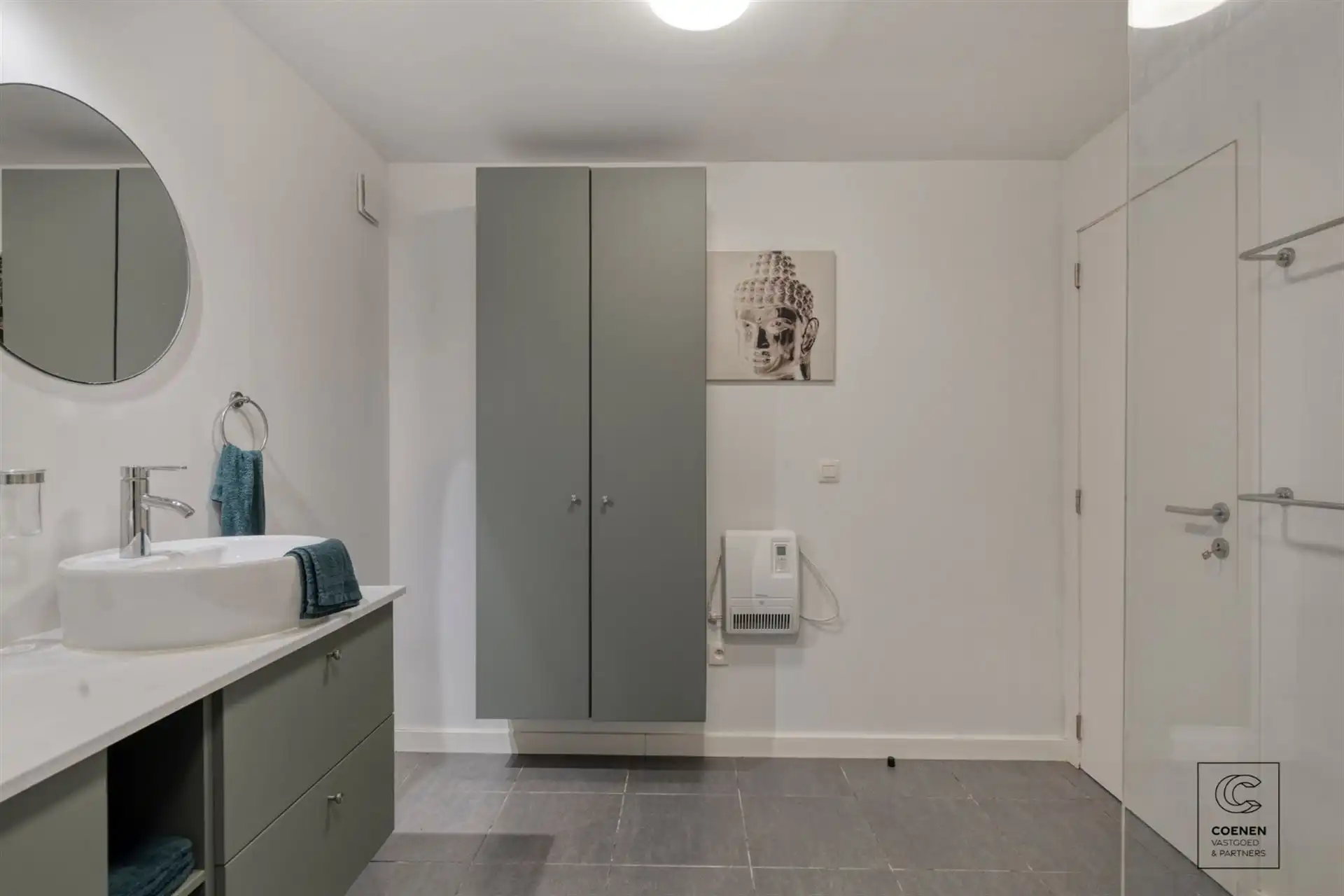 Lichtrijke en ruime villa van 338 m² met ingebouwd zwembad! foto 27