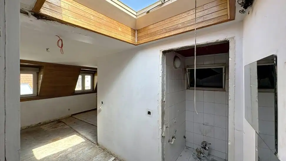 Jezuïtenrui 4 - Volledig te renoveren handelshuis in historisch stadscentrum  foto 9