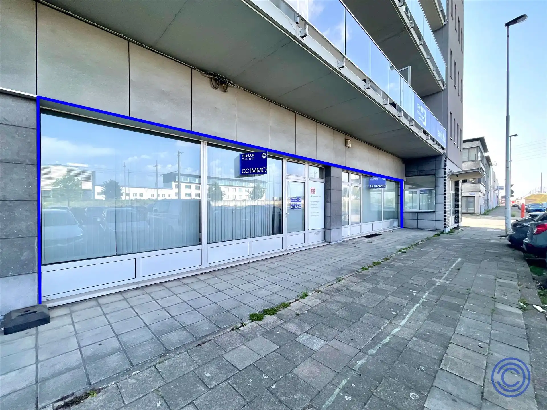 Kantoor ca. 240m² op de Noorderlaan! foto {{pictureIndex}}