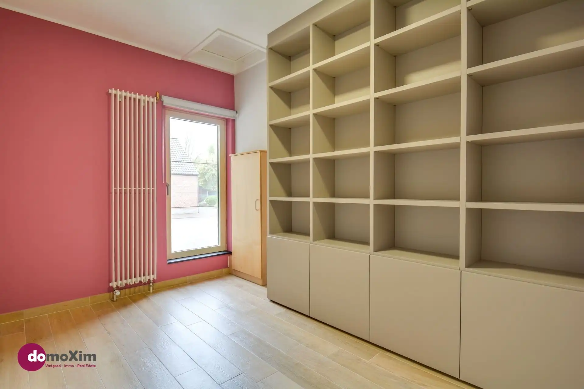 Ruime woning met kantoorruimte in het centrum van Hever foto 14