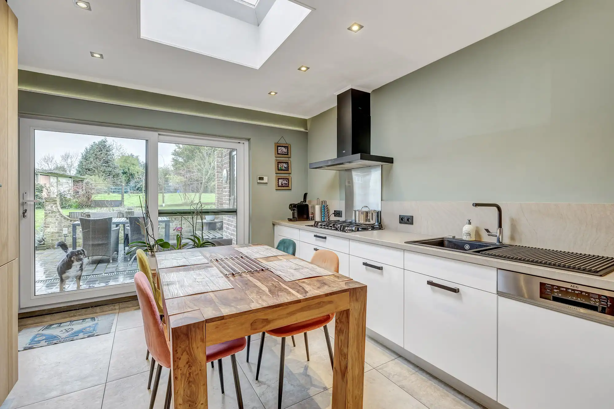 Instapklare rijwoning met 2 kamers op gunstige ligging! foto 4