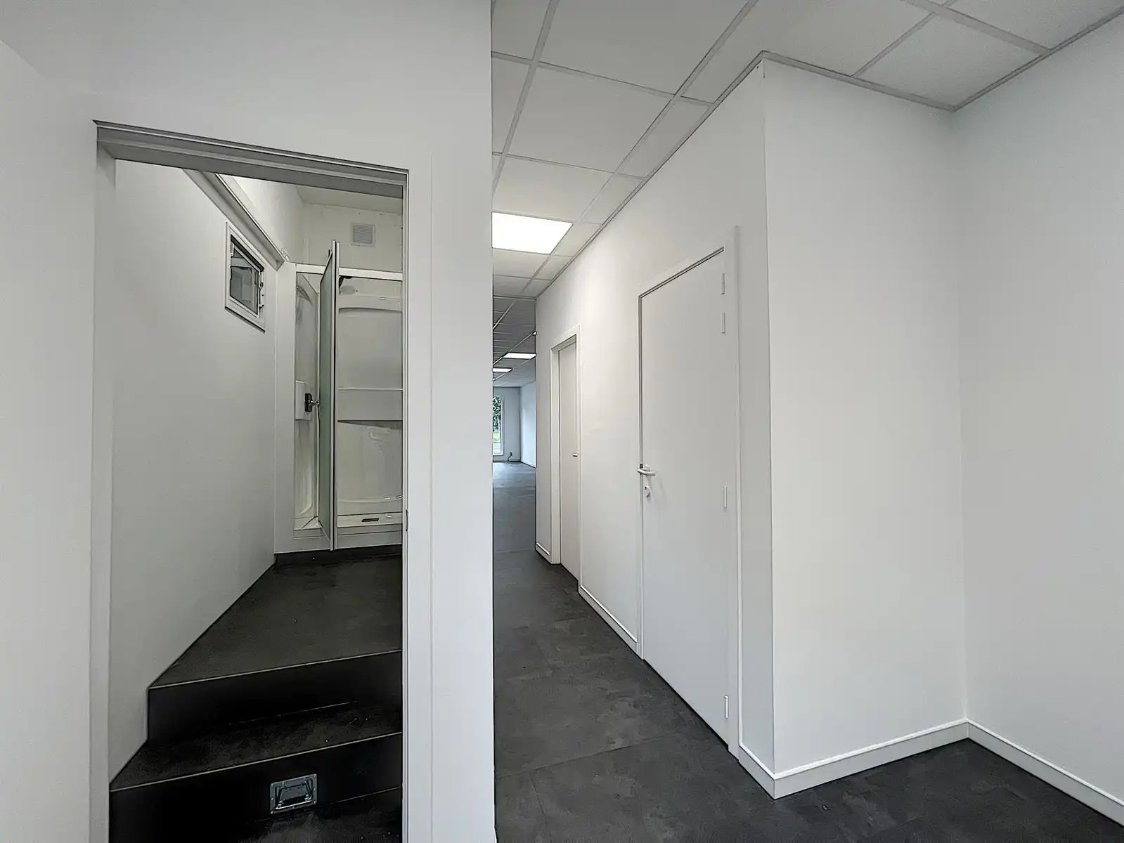 Commerciële ruimte met kelder te huur nabij Gent St-Pieters foto 6