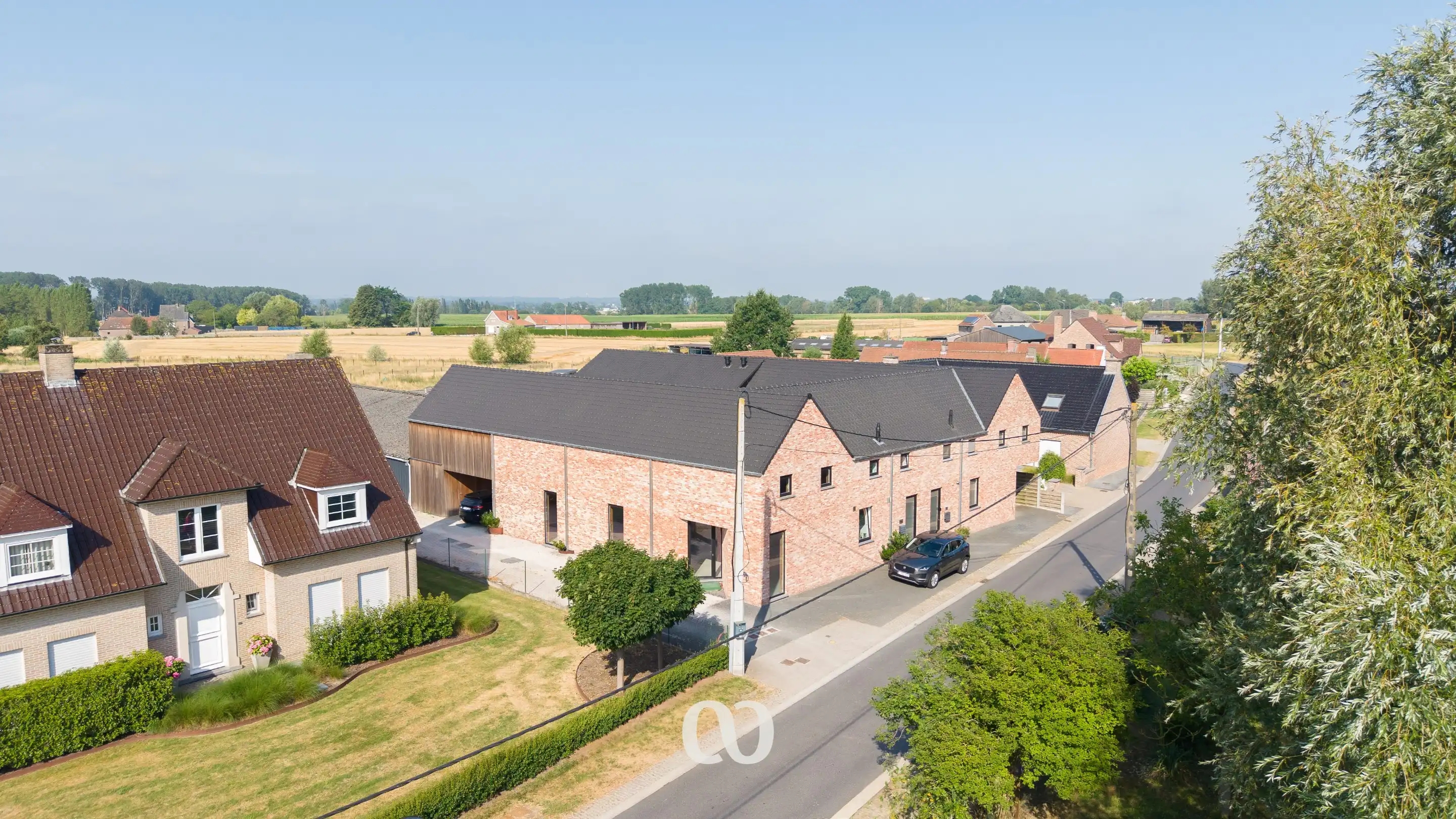 Ruime casco woning met tal van mogelijkheden! foto 1