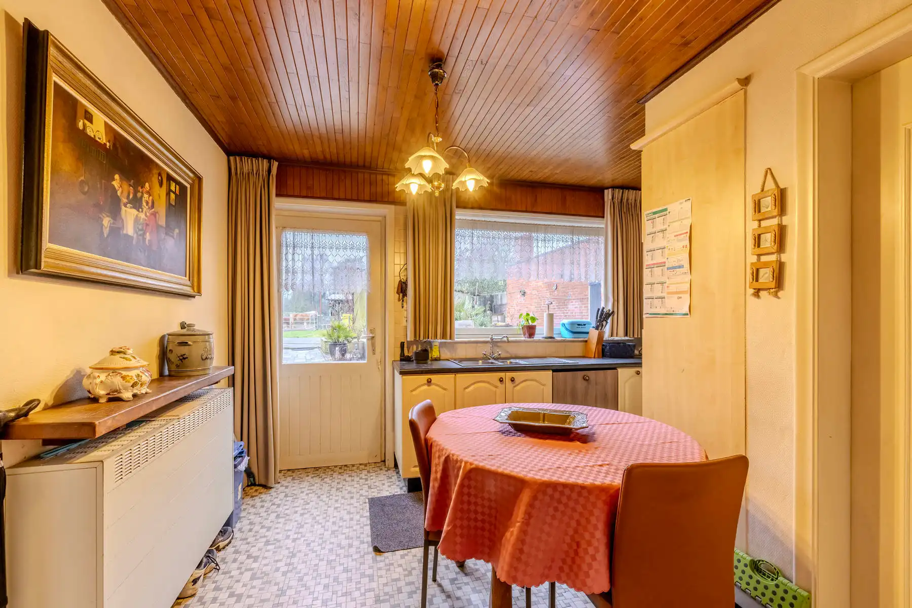 Ruime gezinswoning met 4 slpks op een perceel van ca. 800 m² foto 13