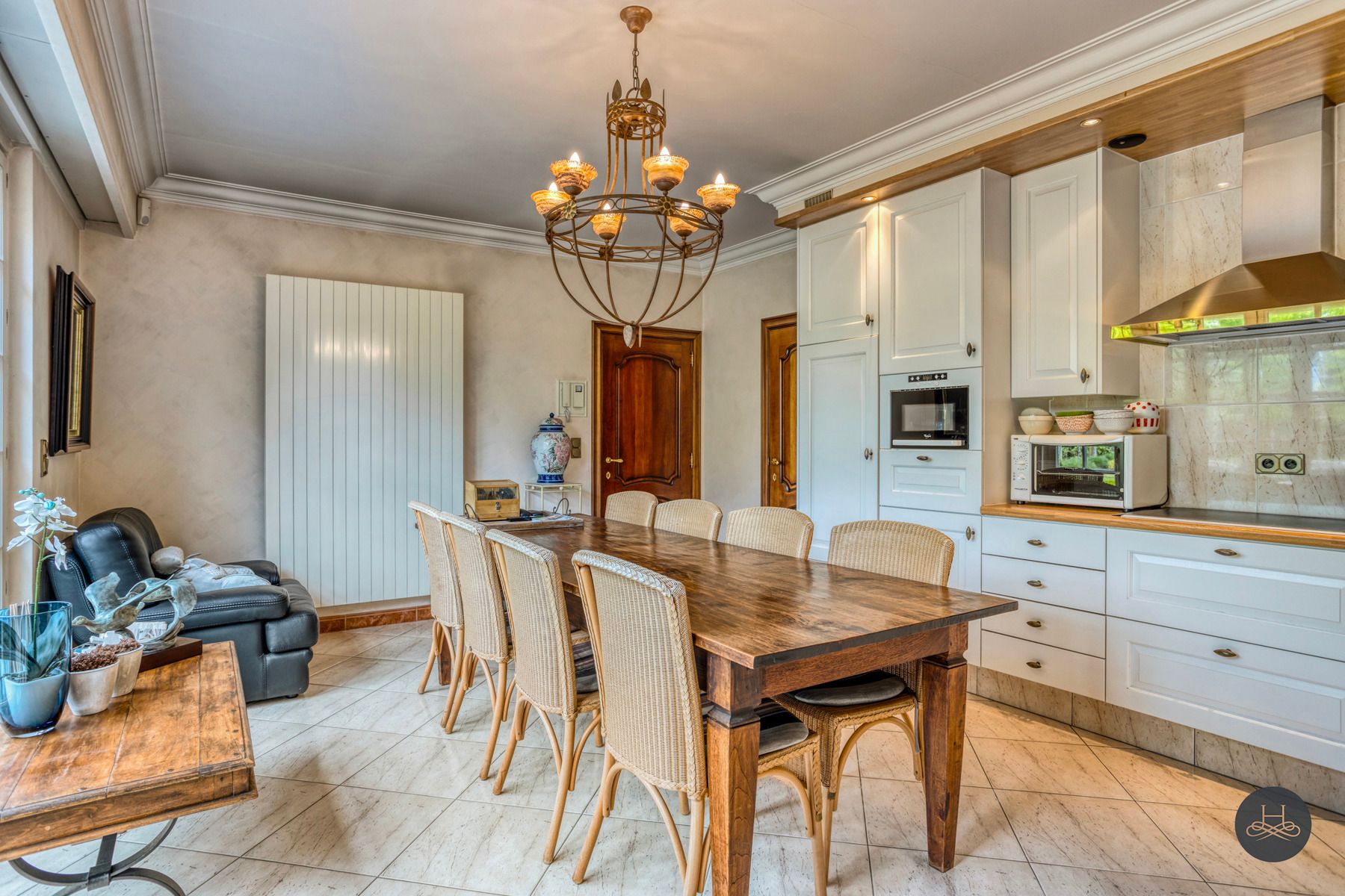 Stijlvolle woning met zorgvuldig aangelegde tuin foto 13