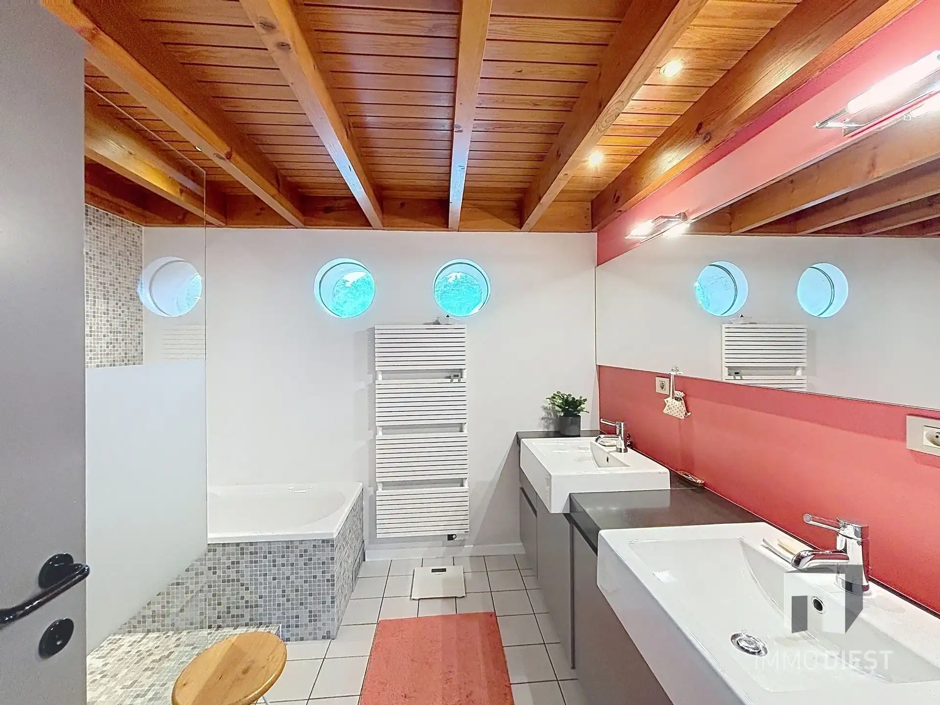 Bijzondere woning, lichtrijk, open en 3 slaapkamers foto 33
