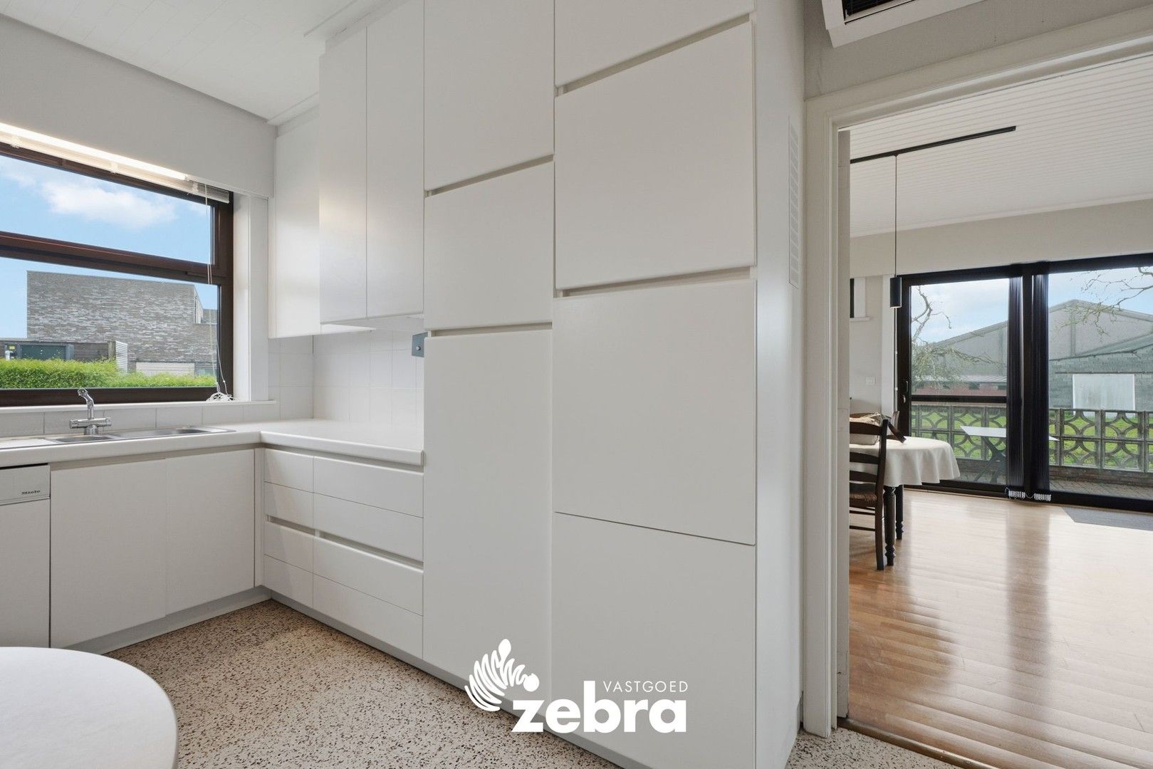 Vrijstaande bungalow op + 1.000 m² met rustige ligging foto 13