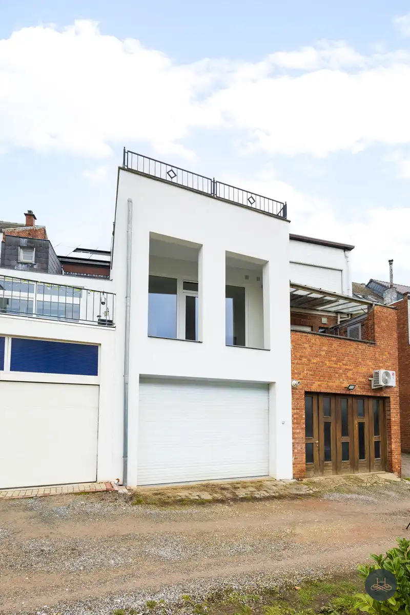 Gerenoveerde zuinige duplex met ruim terras, garage & kelder foto 25