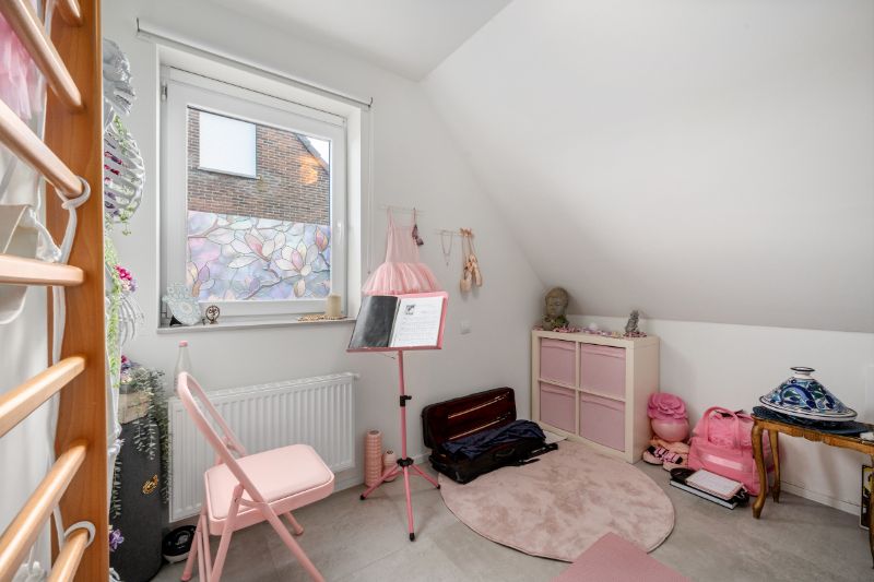 Recente, instapklare halfopen bebouwing op toplocatie te Rumbeke foto 10