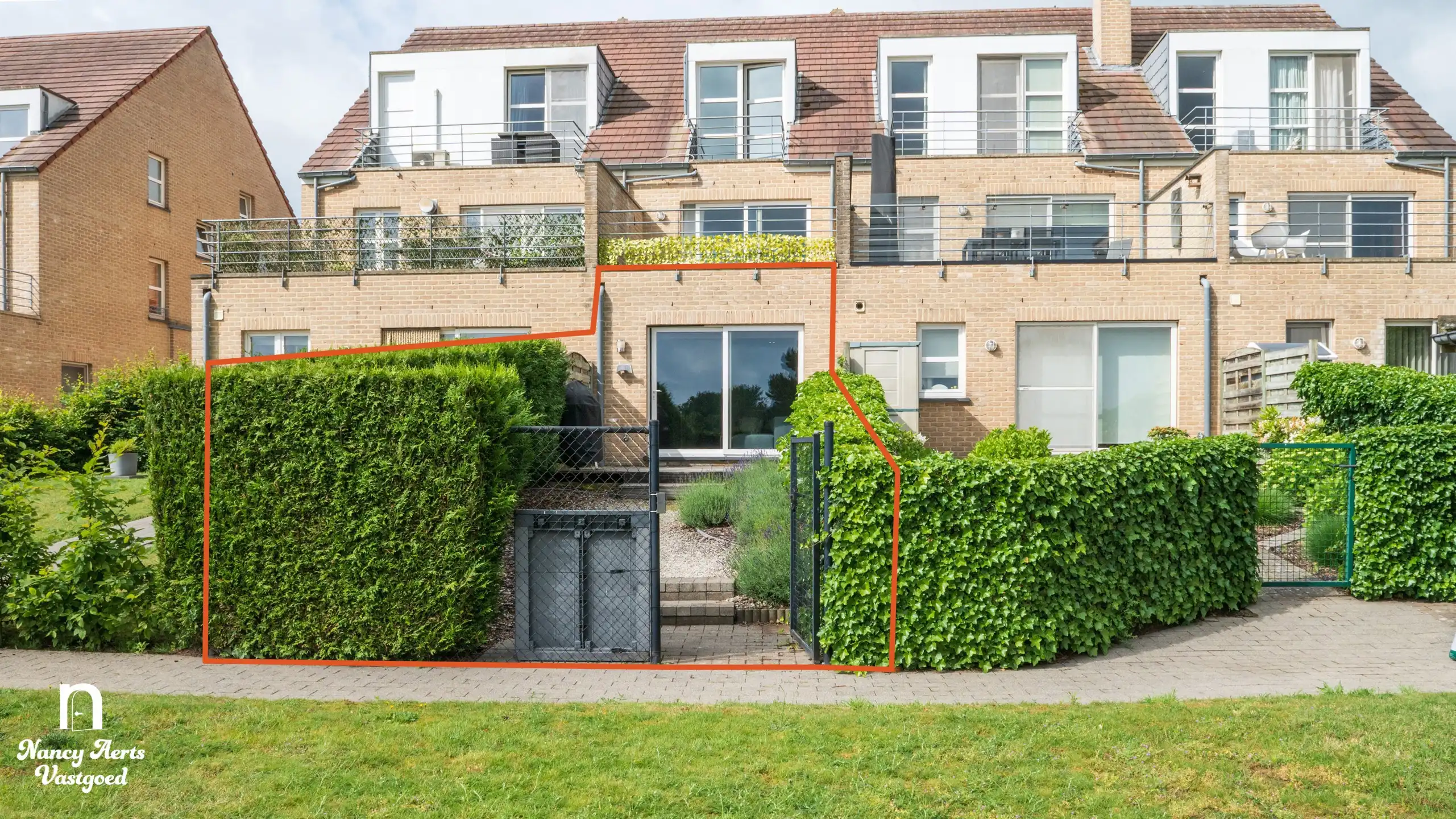 Lichtrijk gelijkvloers appartement met tuin en mooi uitzicht foto 23