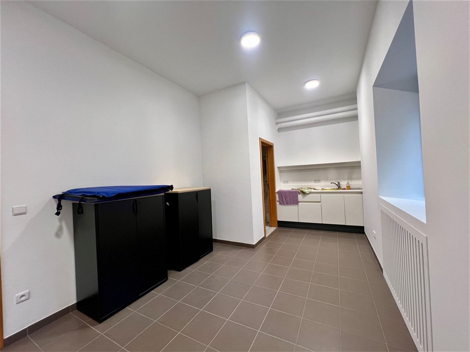 Nieuwbouw magazijn met kantoren in Lokeren foto 15