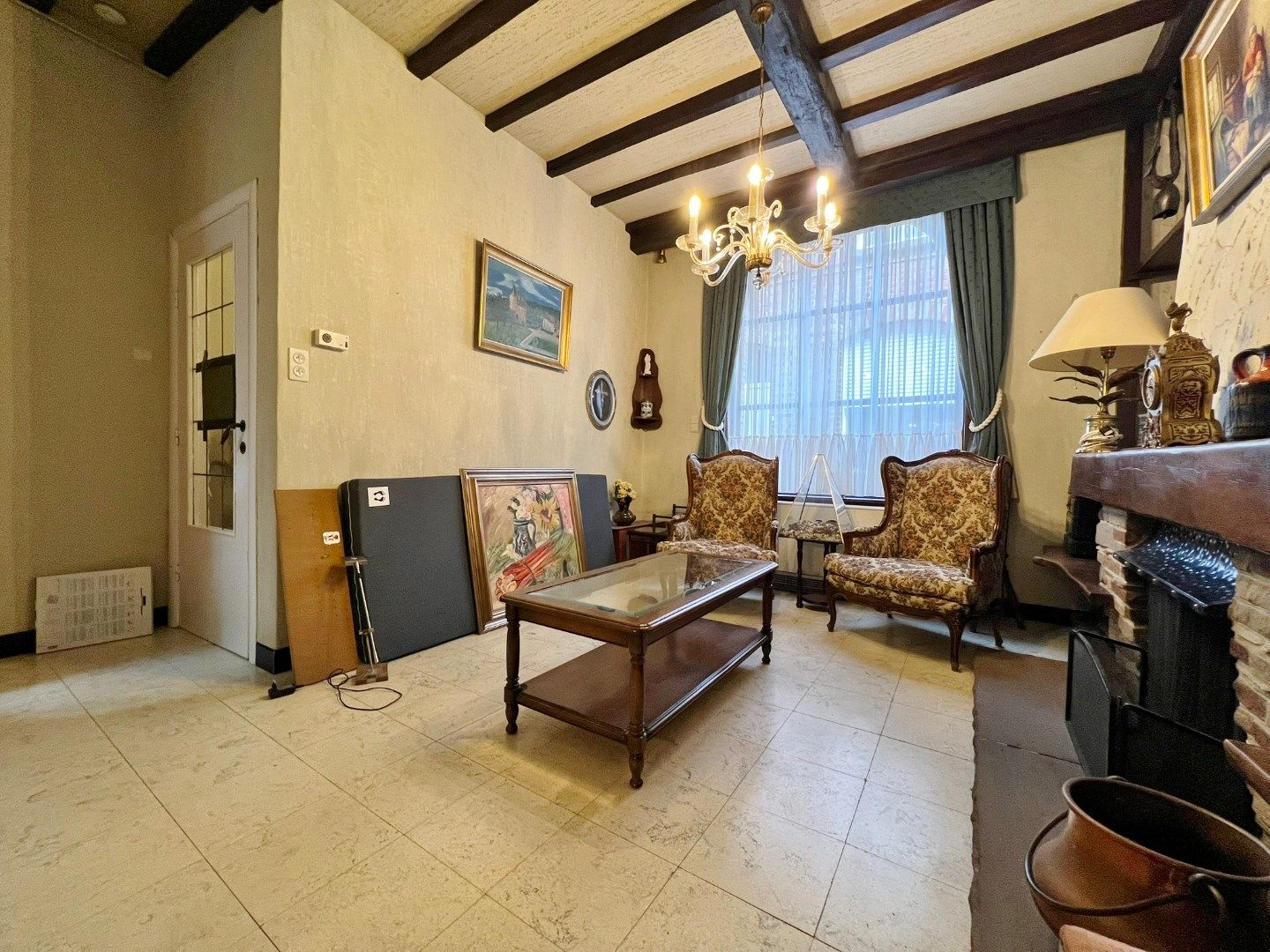 Twee te renoveren woningen met tuintje in de stadskern van Ieper foto 7