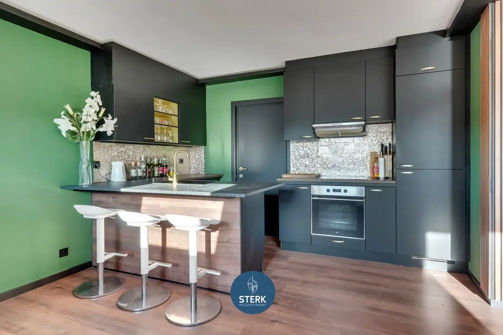 GERENOVEERD APPARTEMENT OP EEN TOPLOCATIE TE LANAKEN !  foto 10