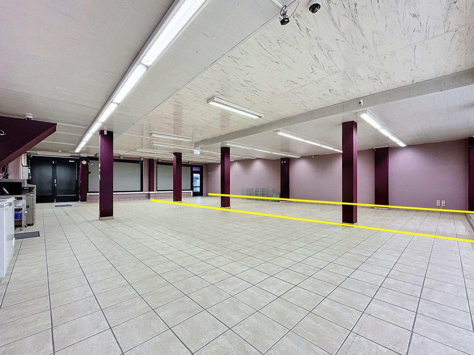 Gelijkvloers handelsruimte in centrum van Kontich-Kazerne foto 9