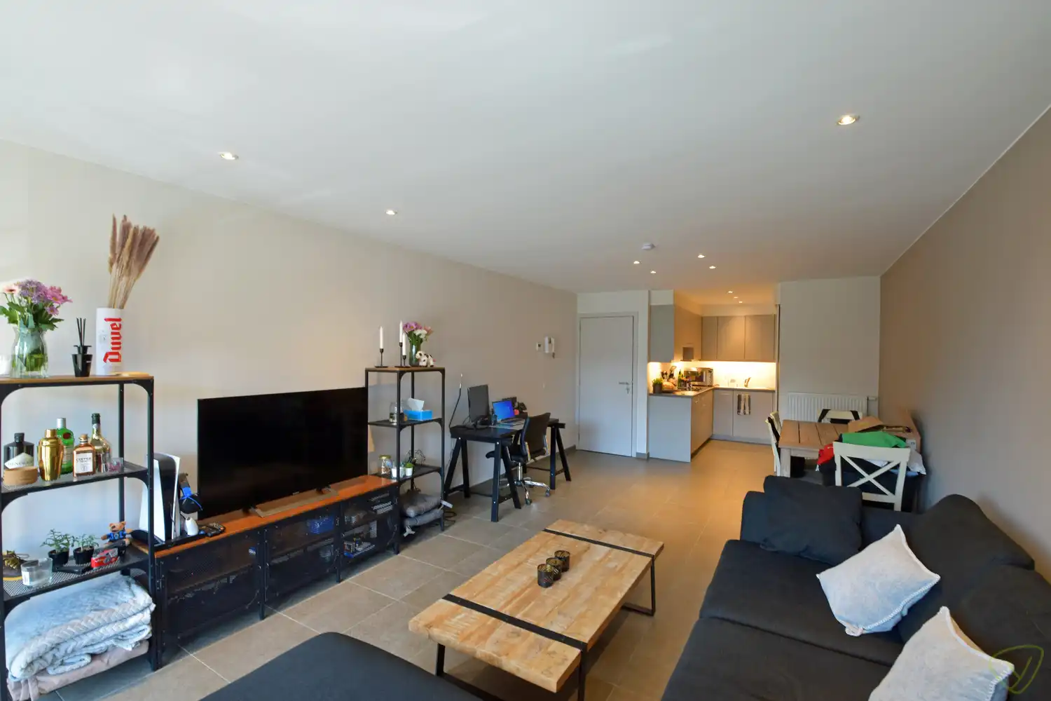 Modern en energiezuinig appartement op centrale ligging in Eeklo! foto 4