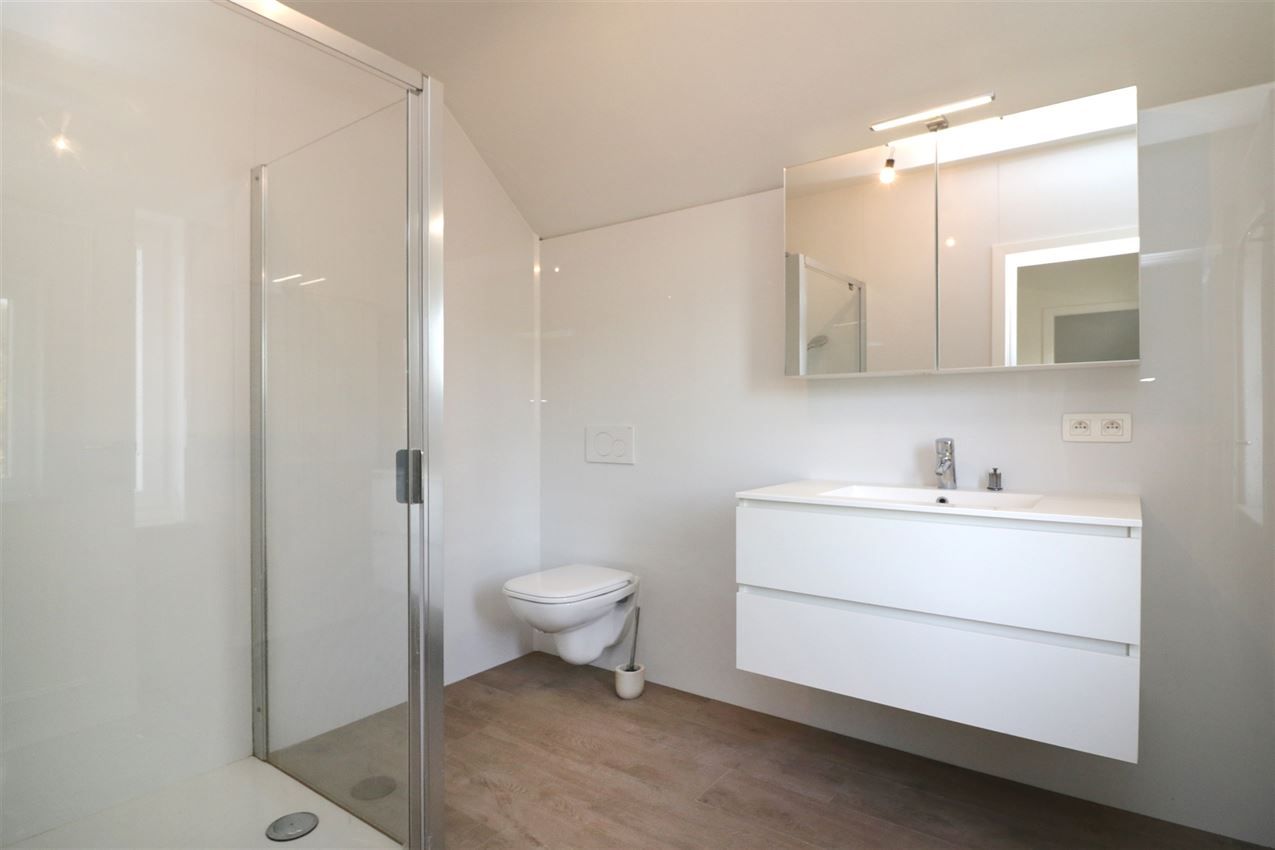 Villawoning met 4 slaapkamers en bijgebouw foto 19