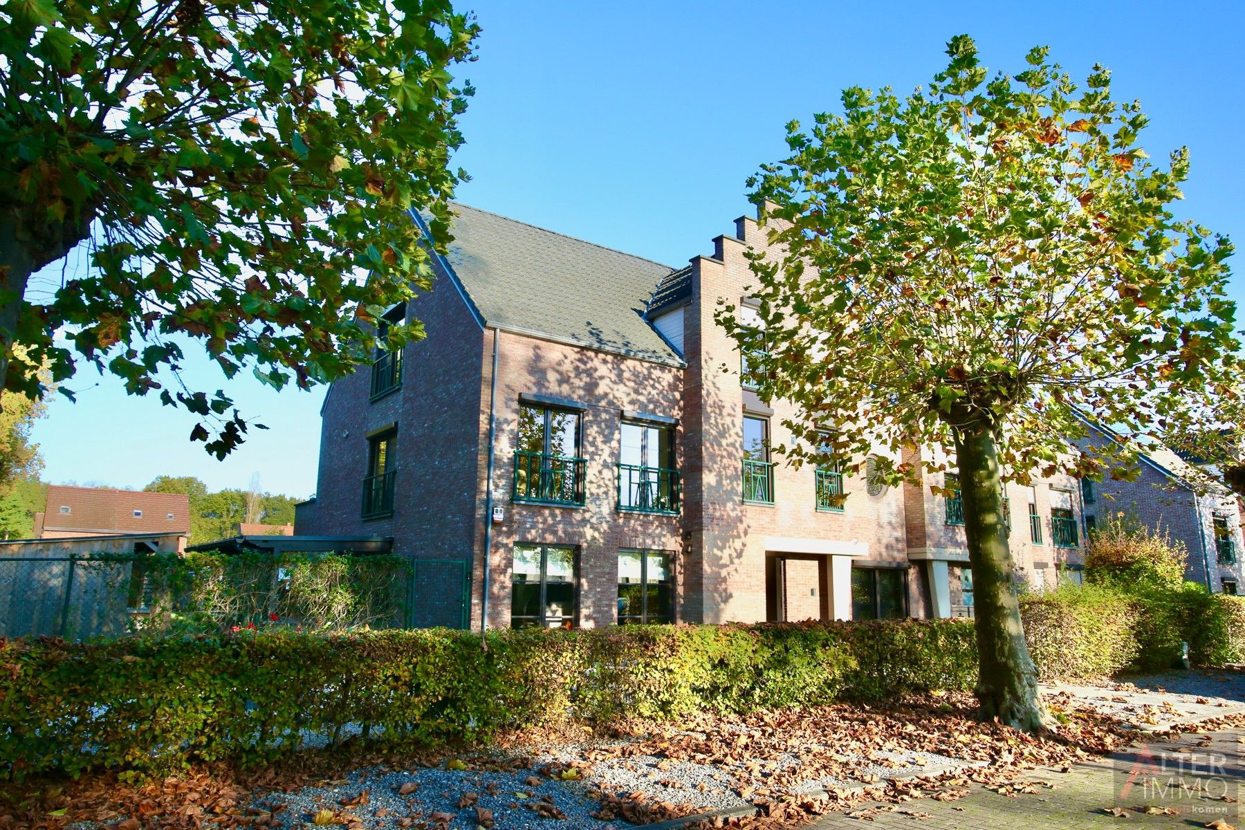 Schitterend, volledig gerenoveerd appartement met 3 slaapkamers, ruim terras en private garage. foto 27