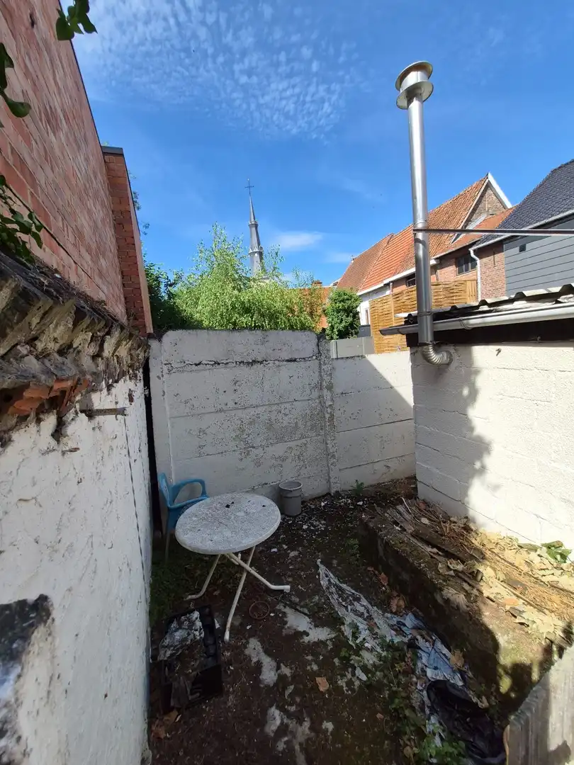 Te renoveren burgerwoning in hartje Sint-Truiden foto 6