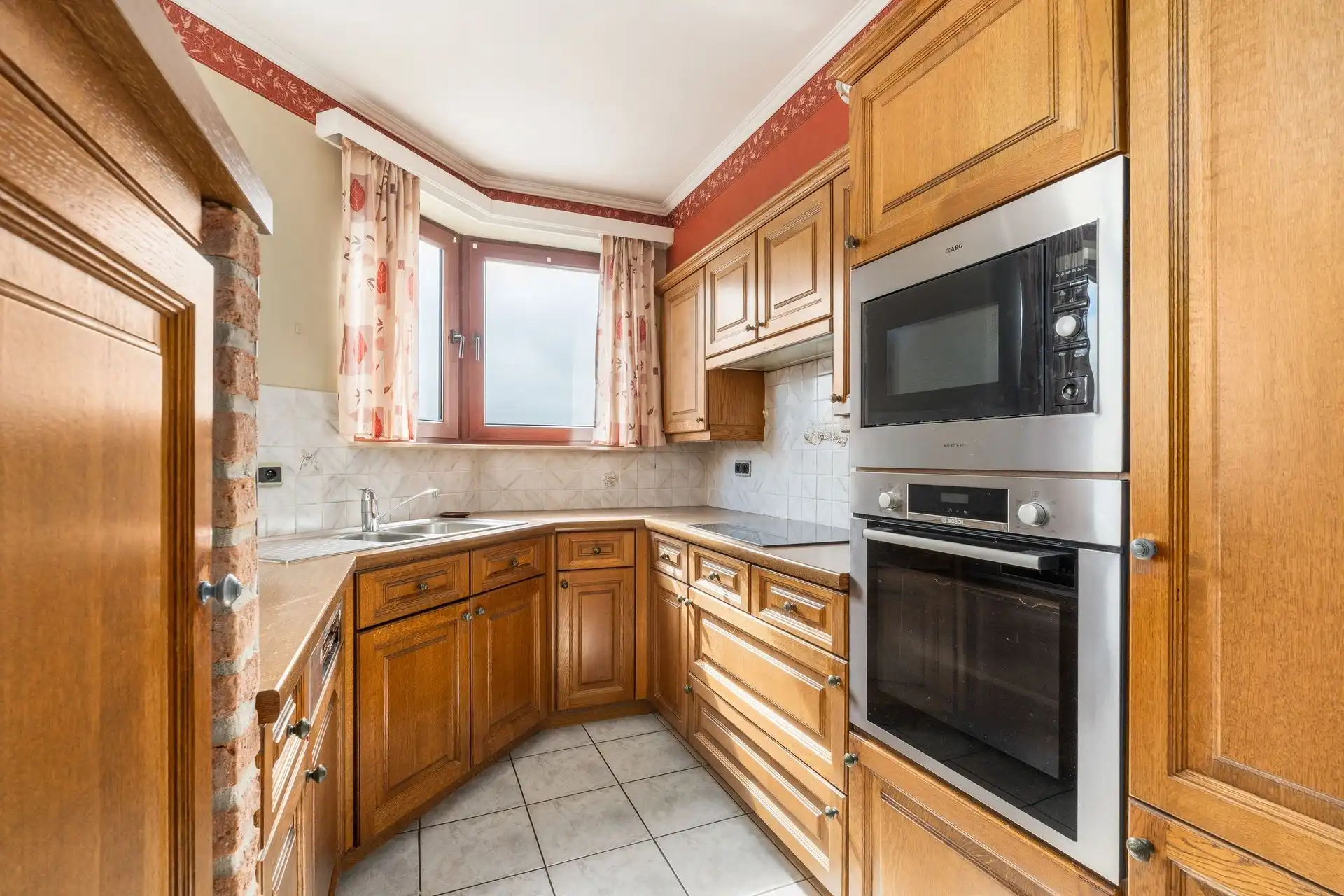 RUIM / ZONNIG / MET GARAGE foto 5