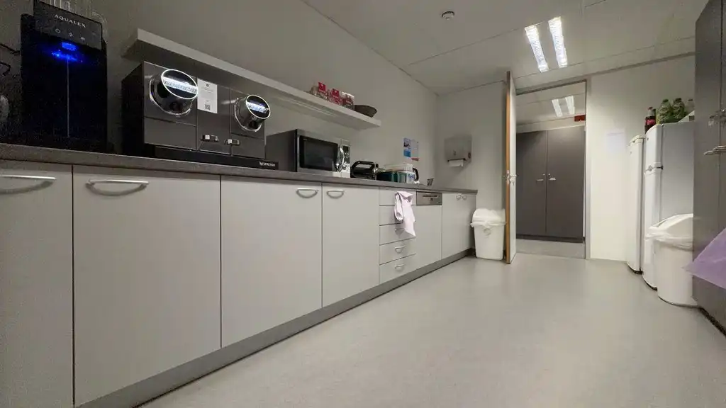 Gelijkvloerse kantoren te koop langs Singel in Antwerpen foto 19