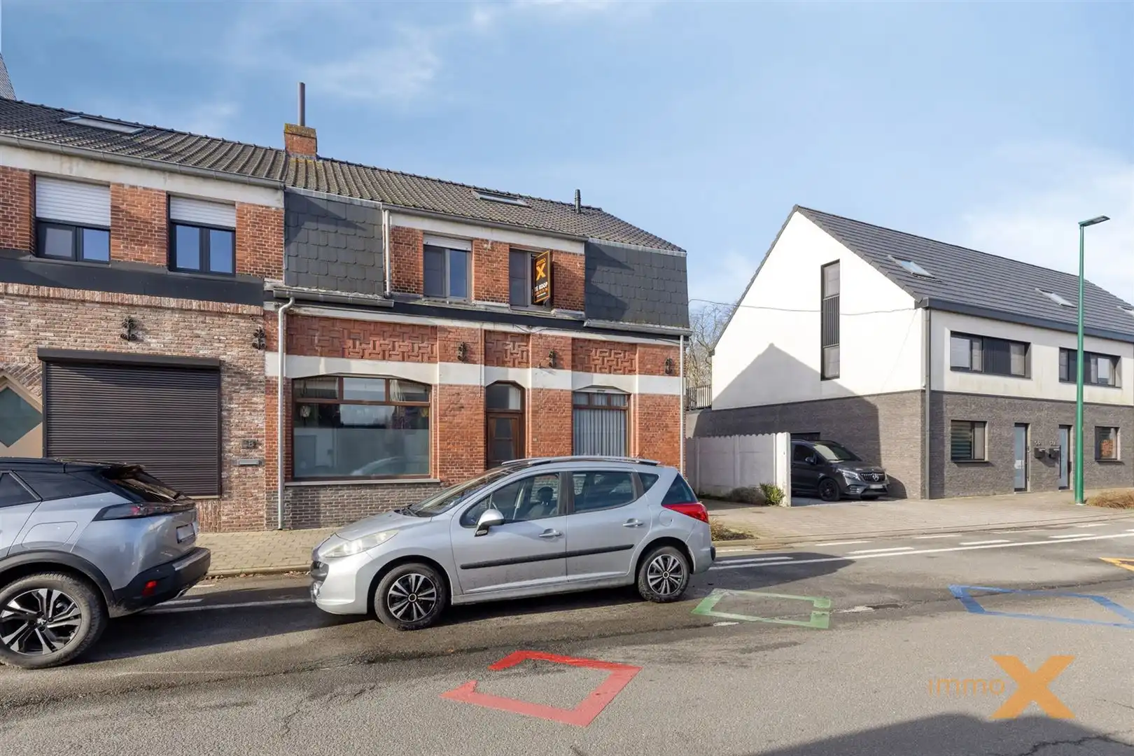 CHARMANTE GEZINSWONING MET AUTHENTIEKE GEVEL foto 2