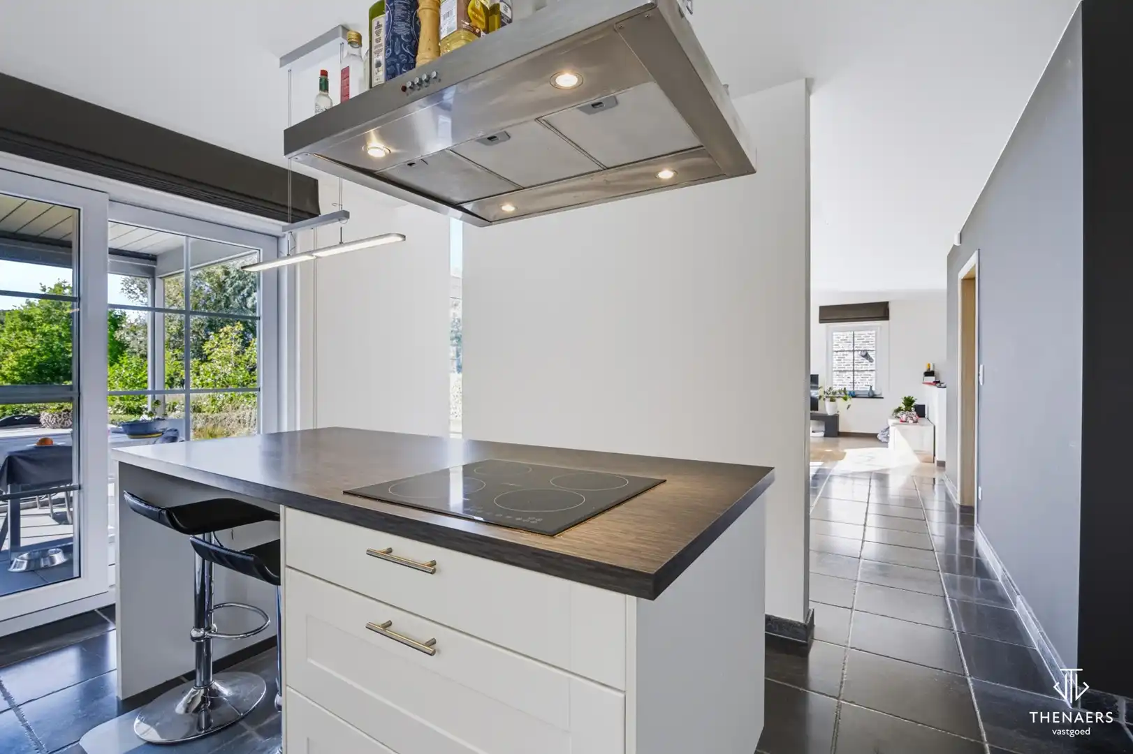 Ruime en karaktervolle woning met 4 slaapkamers, 2 badkamers en prachtige tuin – optioneel met achterliggende weide. foto 18