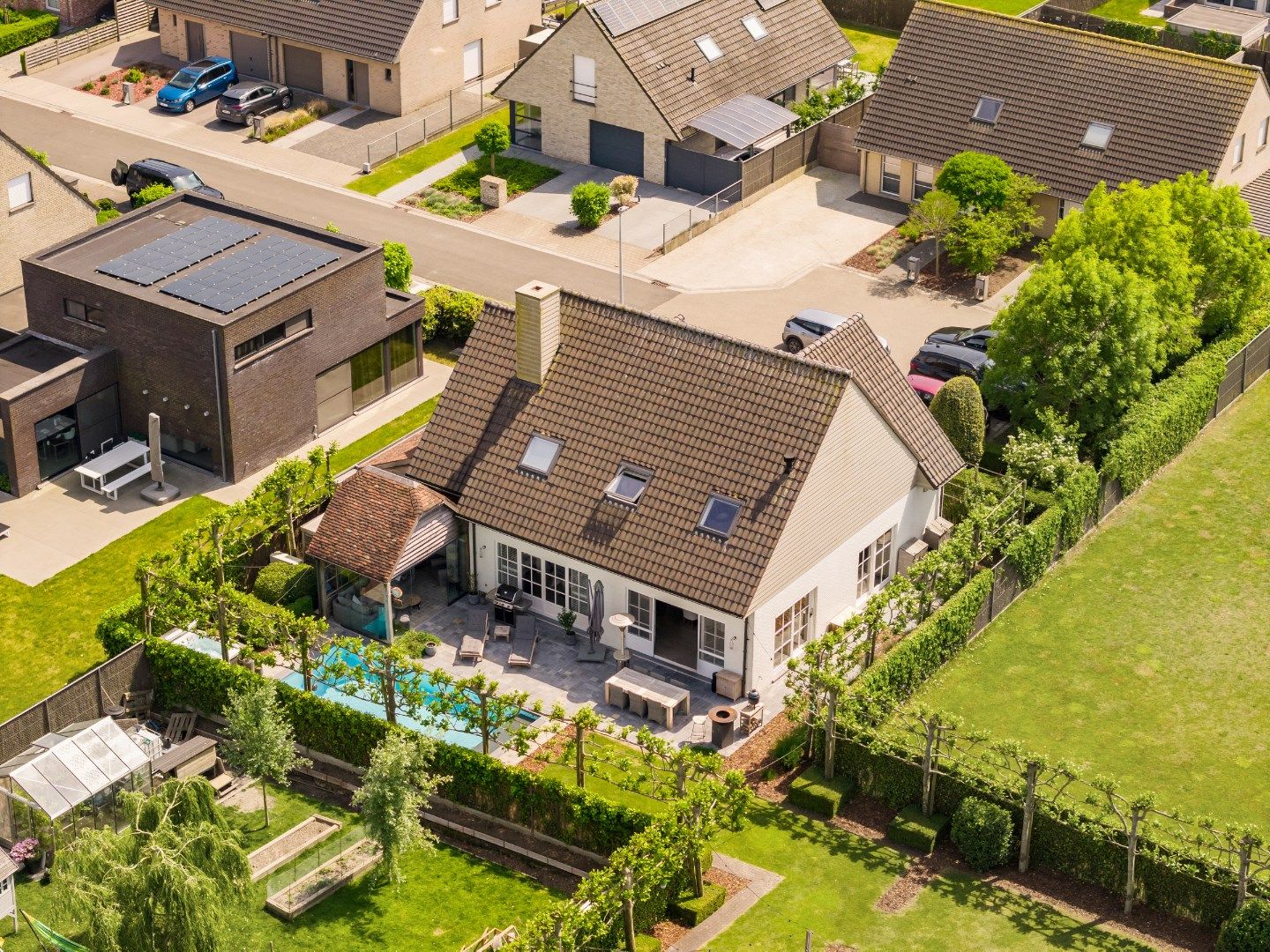 Luxueuze villa met zwembad, poolhouse en vier slaapkamers  foto 37