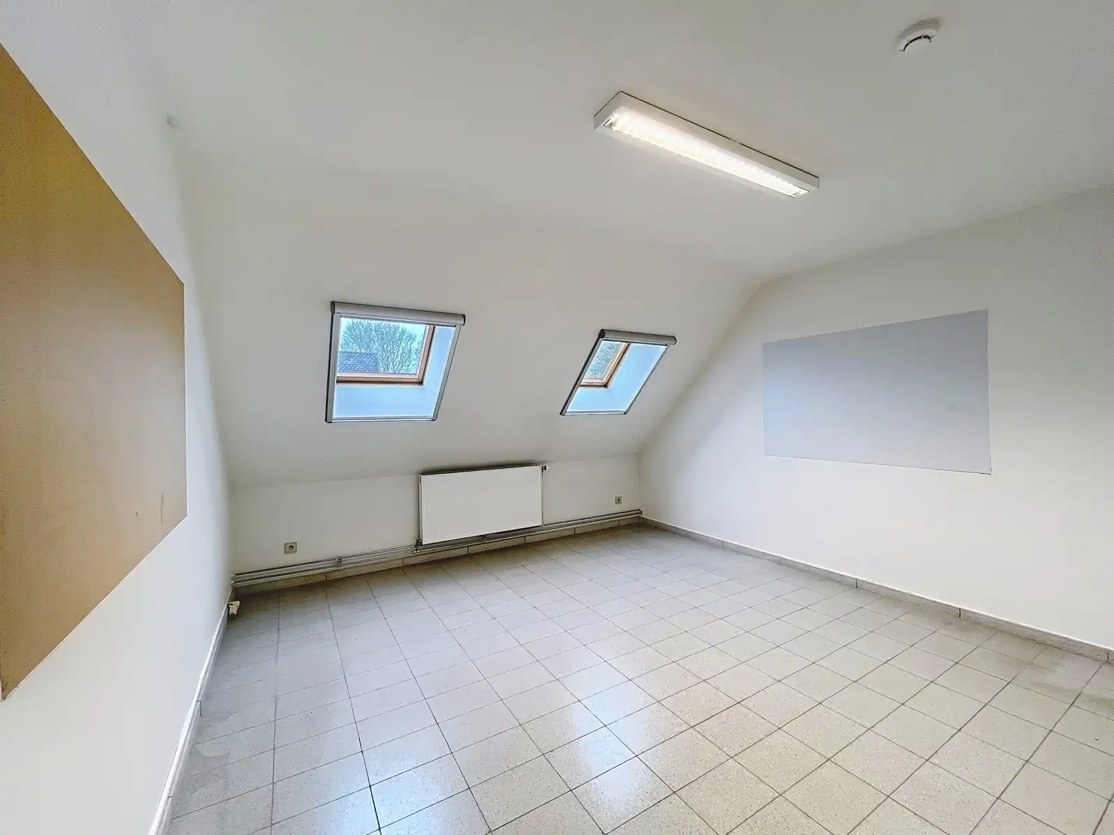 Vlot bereikbare kantoorruimtes in Kinrooi.  foto 11