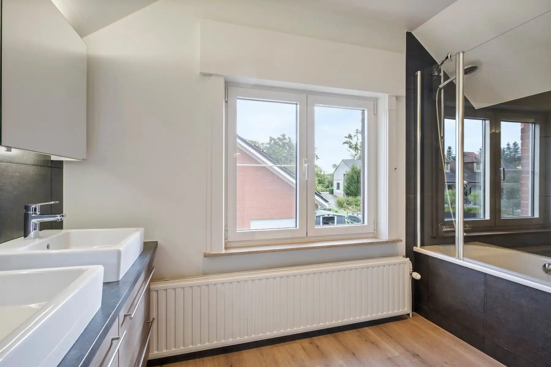 Gerenoveerde instapklare, alleenstaande woning foto 8