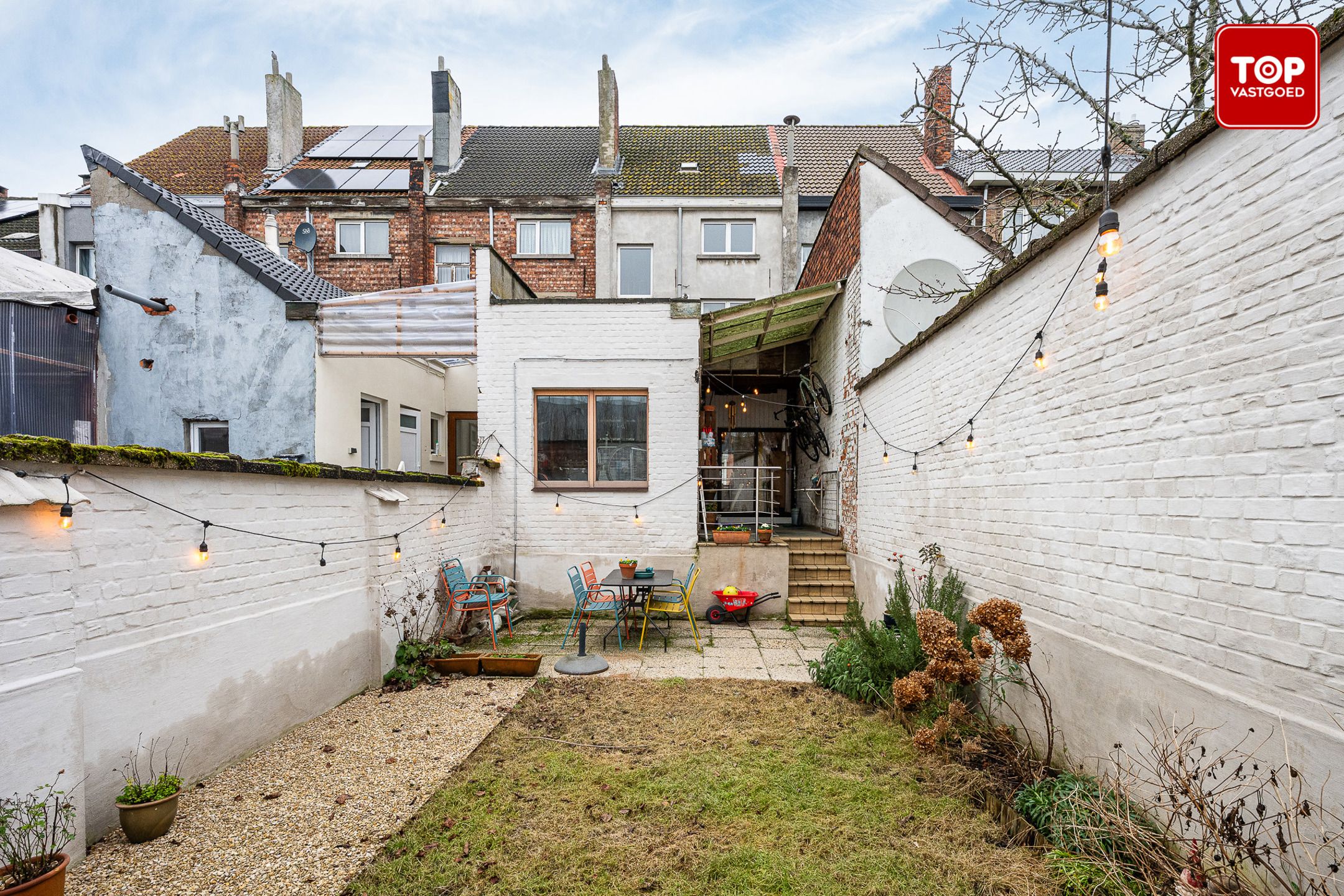 Leuke gezinswoning met 3 slaapkamers en tuin.  foto 22
