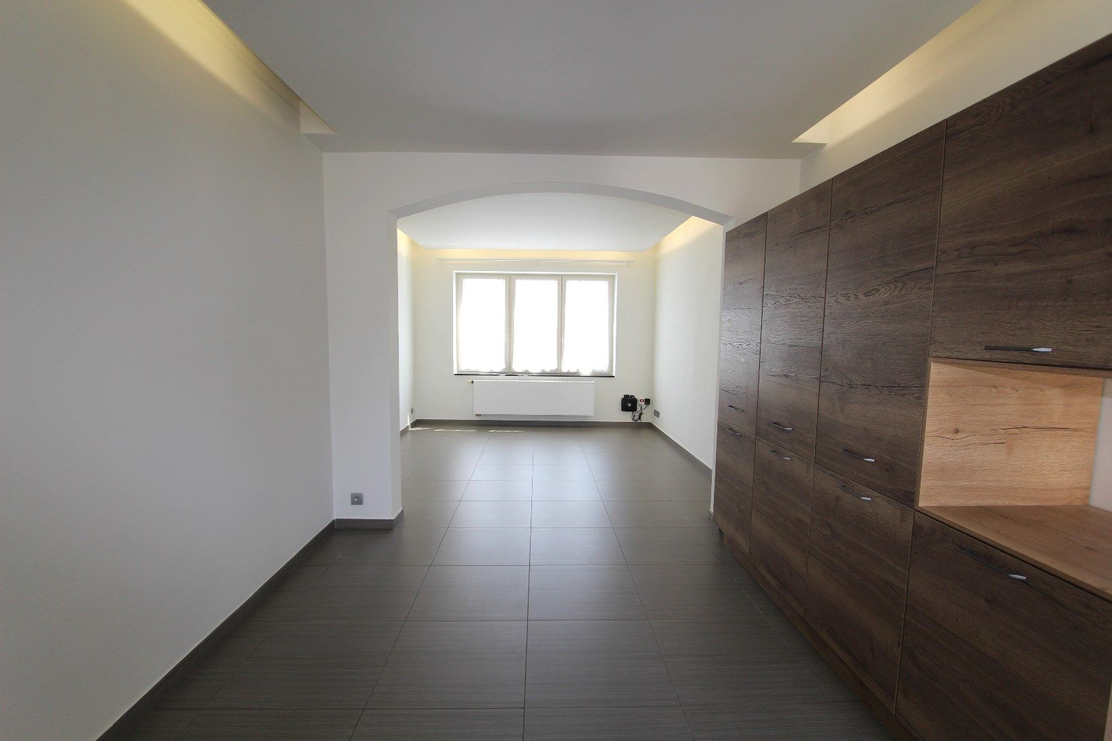 MOOI VERNIEUWDE WONING MET TUIN foto 3