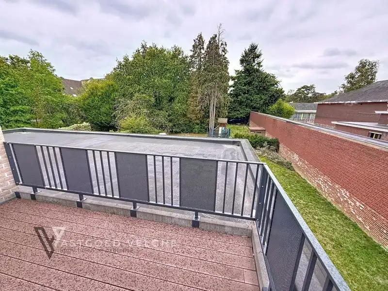 Centraal gelegen duplex appartement met 3 slaapkamers, 2 terrassen en private tuin ! foto 10