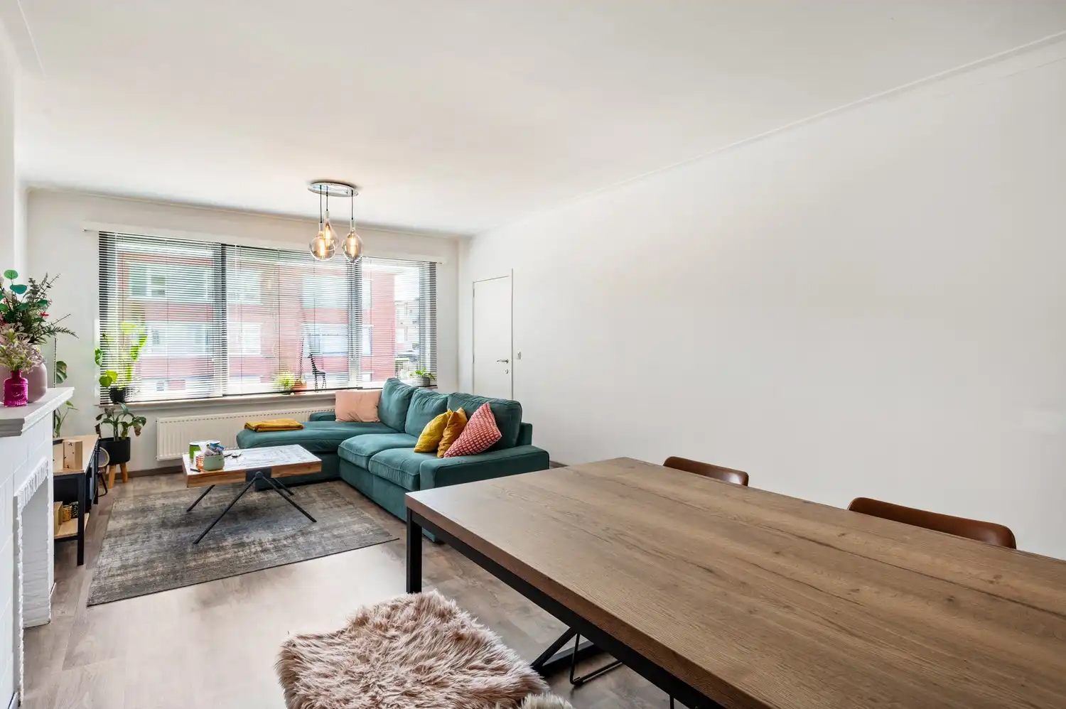 Instapklaar appartement met twee slaapkamers en terras te Deurne! foto 2