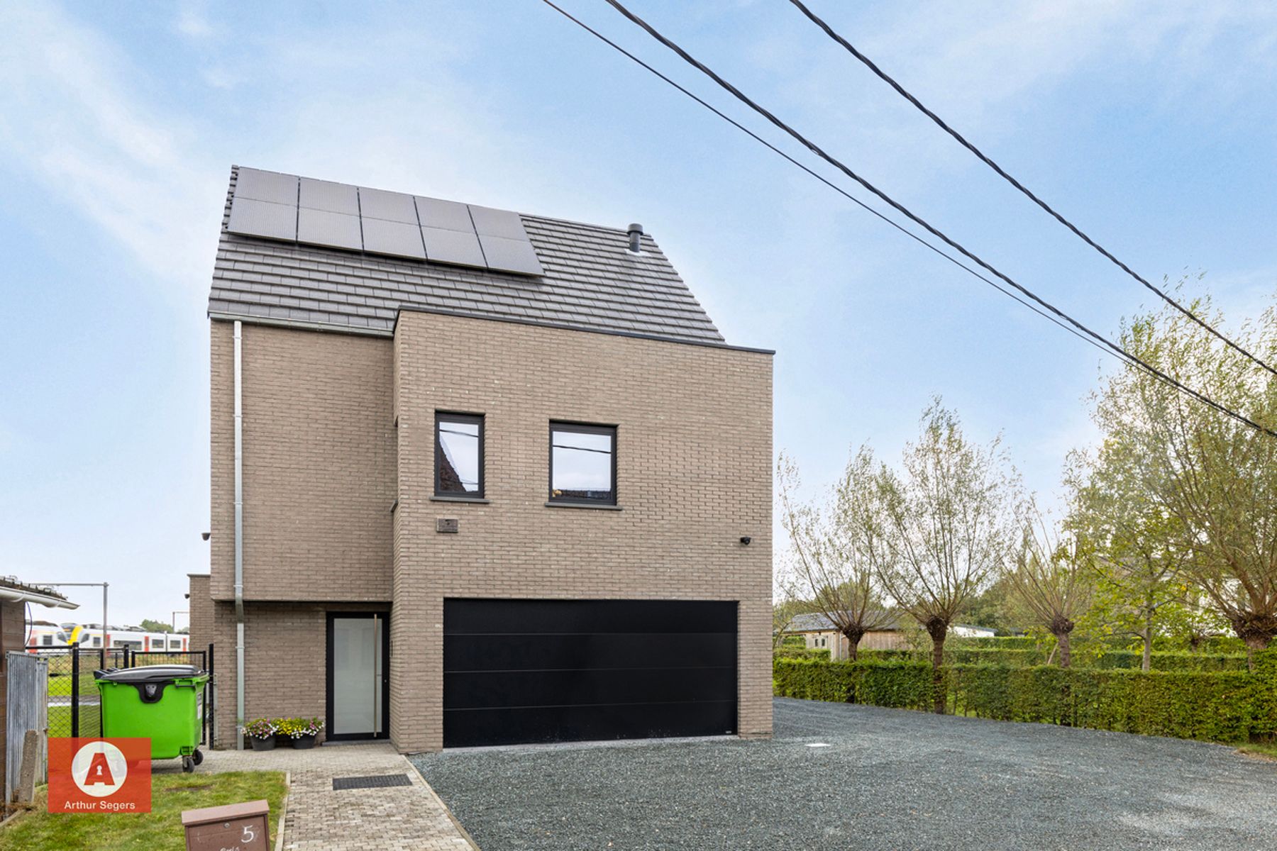 BEN OPEN BEBOUWING mét dubbele garage en afz. extra garage foto 2