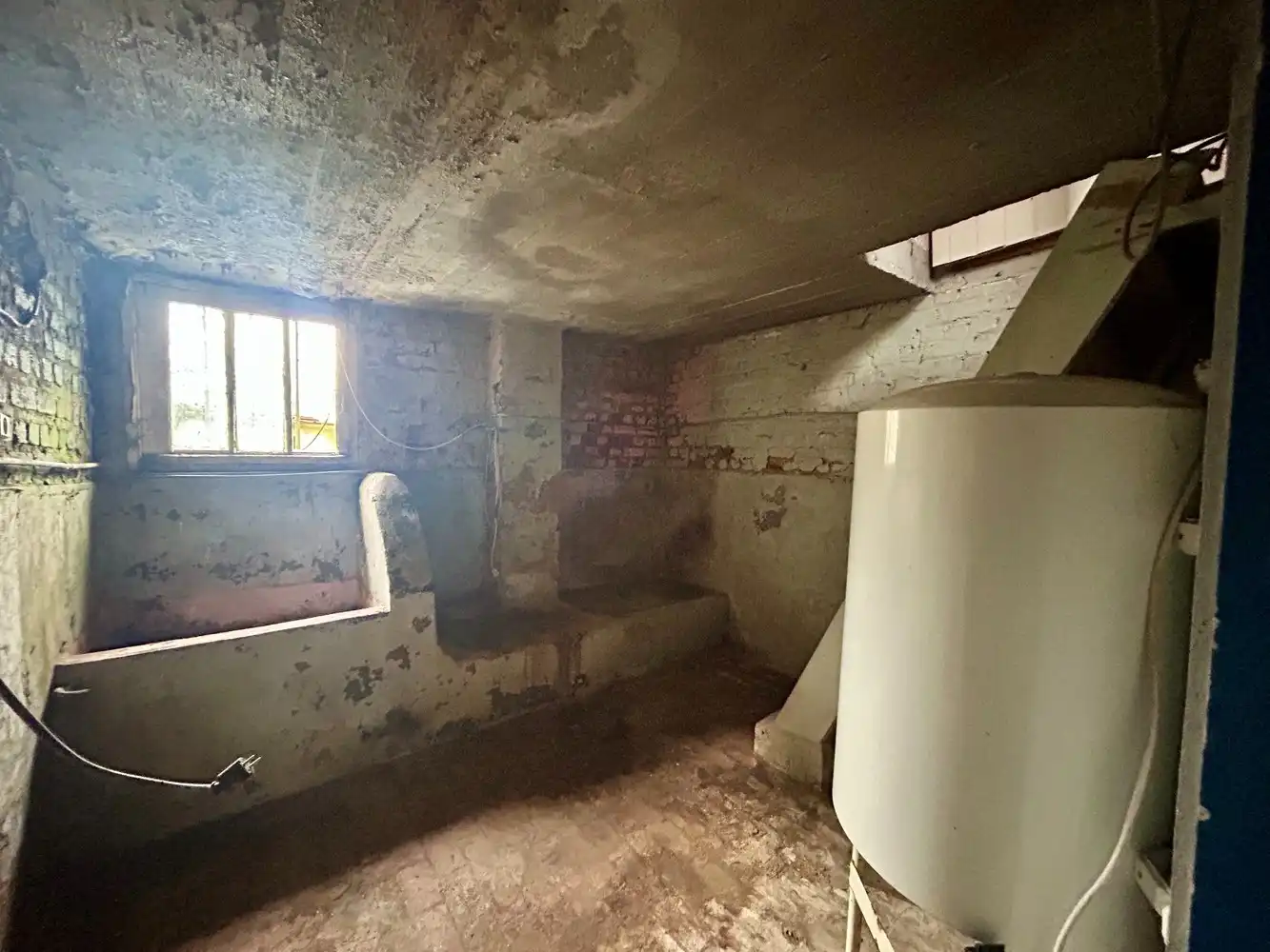 Te renoveren halfopen bebouwing met tuin - groot potentieel foto 10