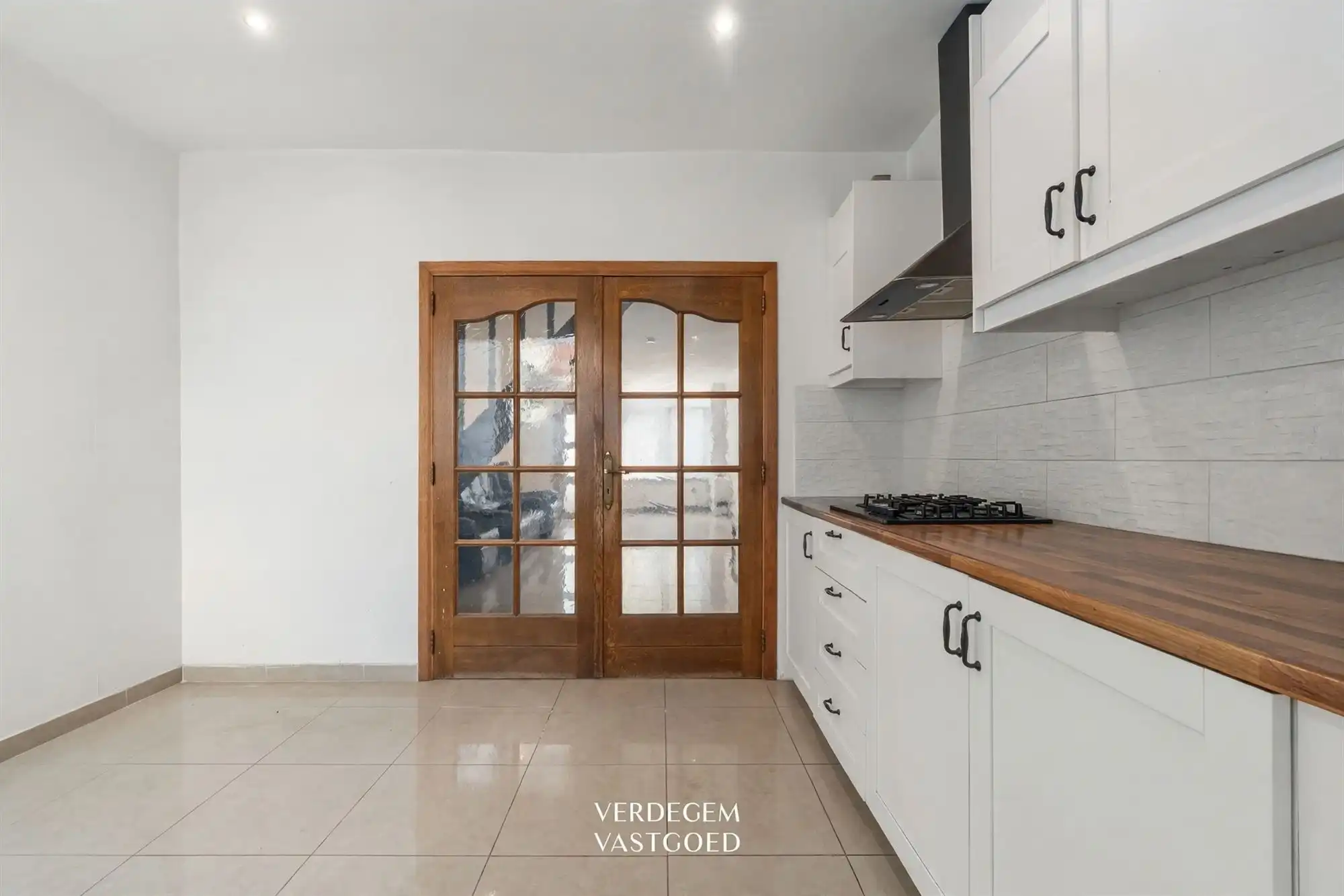 Instapklare woning met grote leefruimte en vier slaapkamers foto 3