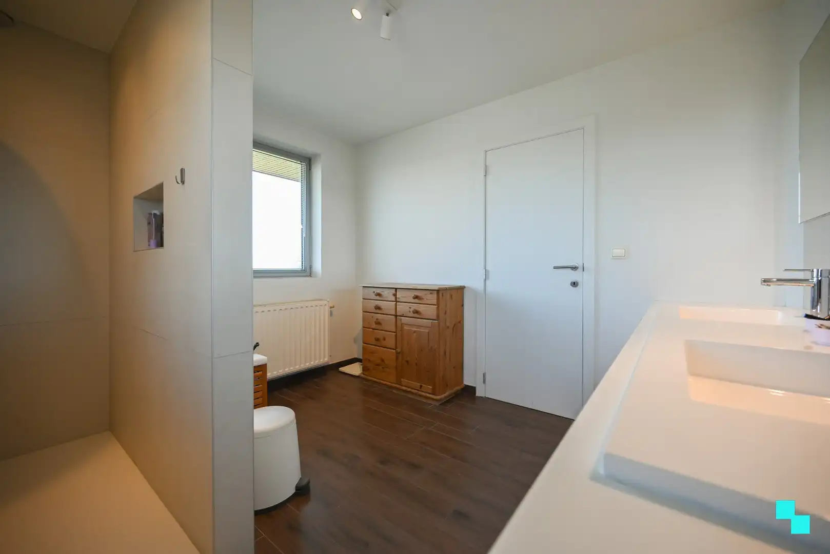 Instapklare gezinswoning met zonnige tuin in rustige woonomgeving foto 28