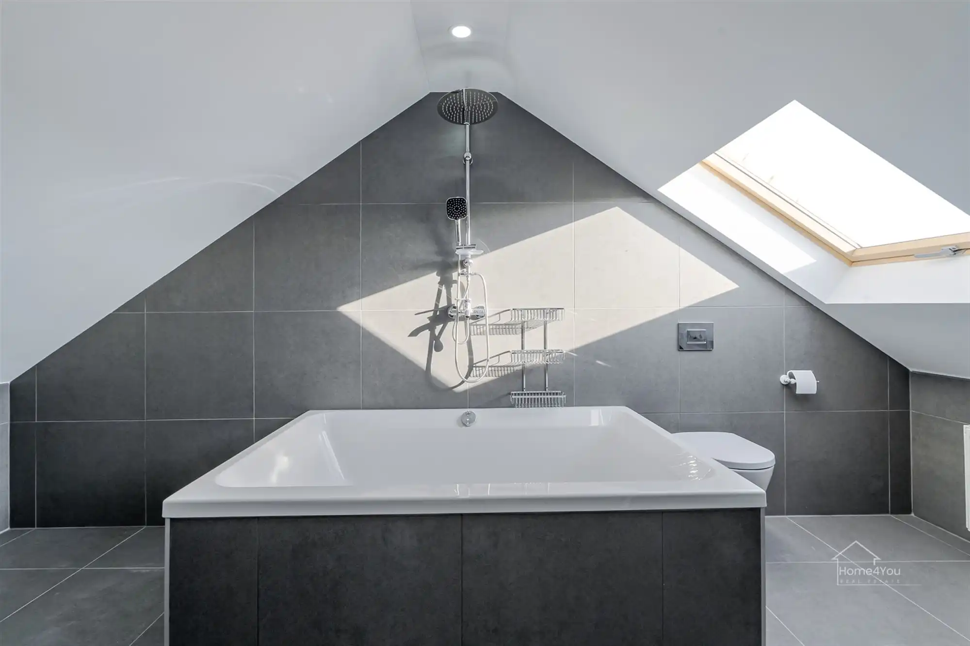 Ruim duplexappartement 4 slaapkamers 2 badkamers!  foto 13