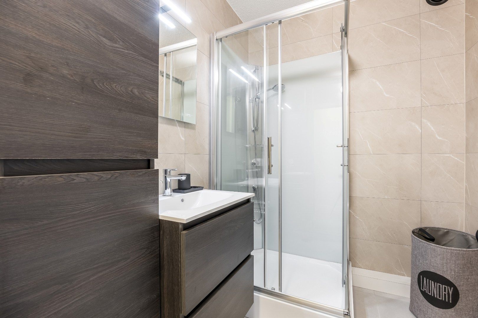 Volledig vernieuwd app met zeezicht – klasse, rust en comfort aan de kust foto 10