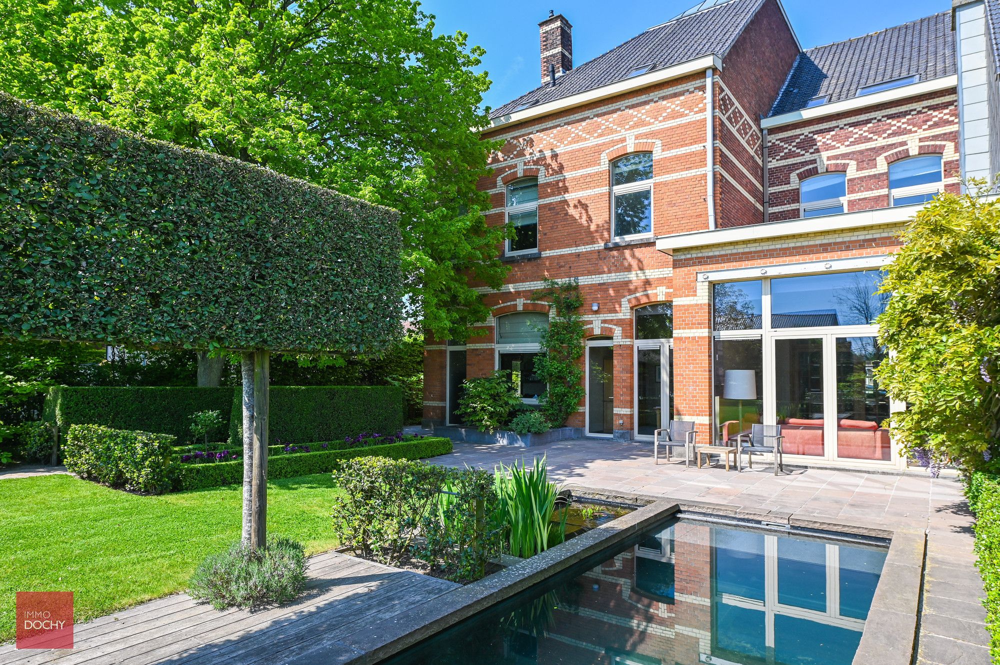 Ruim karaktervol herenhuis met zwembad foto 6