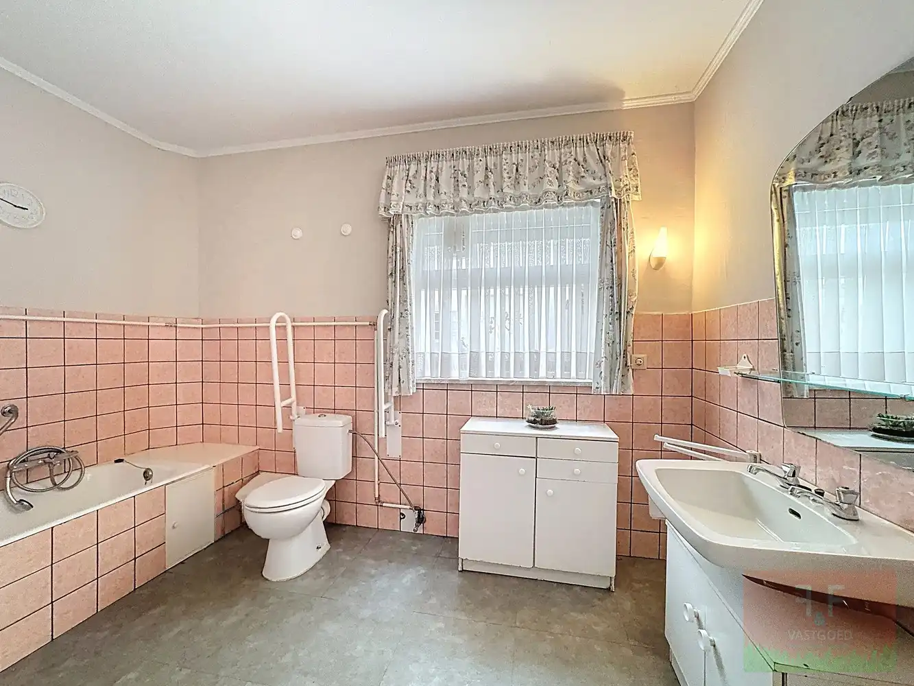 Open gezinswoning met ruime slaapkamers, garage en open tuin te Vlierzele foto 11