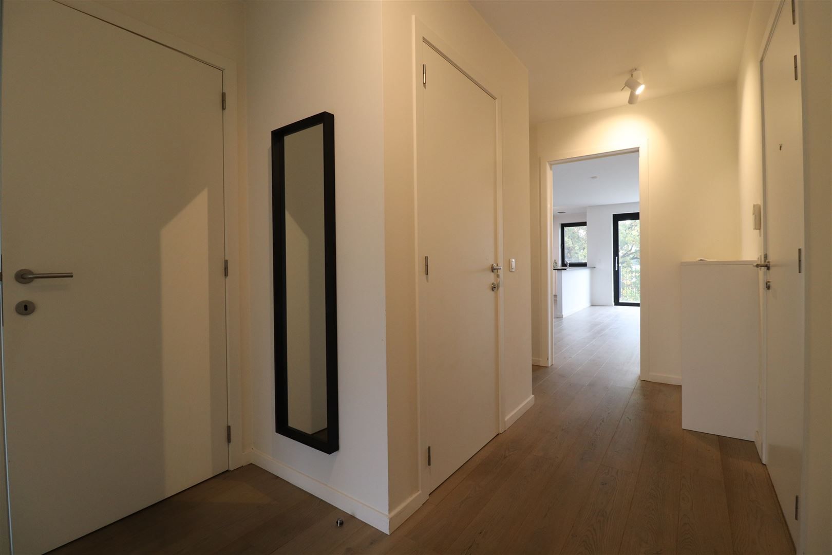 Modern appartement met terras en parking  foto 9