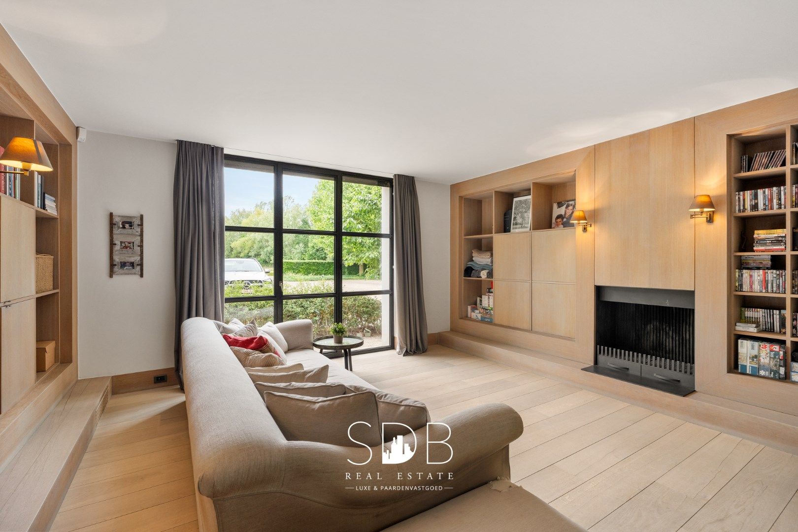 Prachtige villa met hippische accommodatie en graslanden op +/- 23 ha foto 10