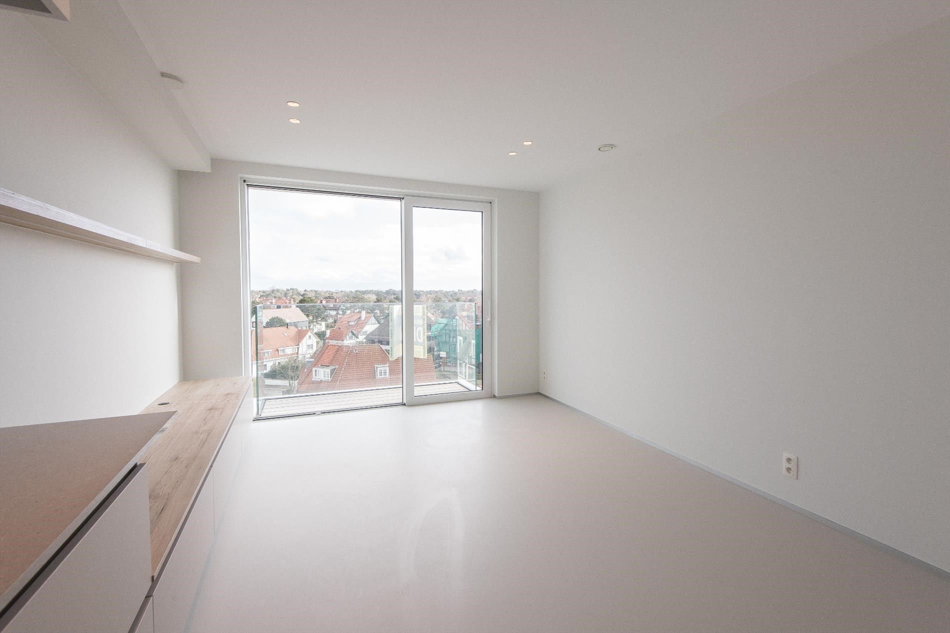 Zeer recent appartement met 1 slaapkamer gelegen op de Kustlaan met prachtig zicht over de villa's van het Zoute.  foto 2