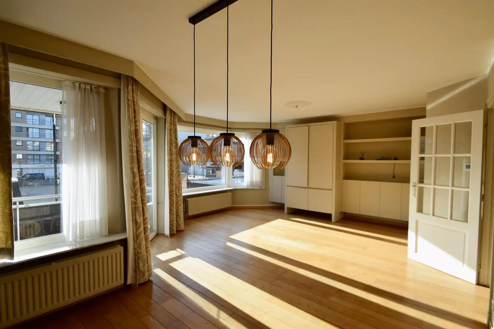 Twee slaapkamer appartement met terras gelegen aan het Alfred Verweeplein, centrum Knokke. foto 3